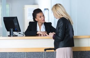 Quelles sont les différences entre une agence de recrutement et une agence d’intérim ? agence-de-recrutement