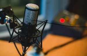 Promouvez votre stat-up avec les podcasts