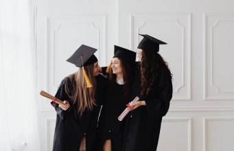 Pourquoi est-il important de faire connaître son entreprise aux jeunes diplômés