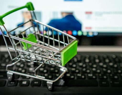Un magasin phygital : L’avenir du commerce fusionné entre le virtuel et le réel Un magasin phygital L'avenir du commerce fusionné entre le virtuel et le réel